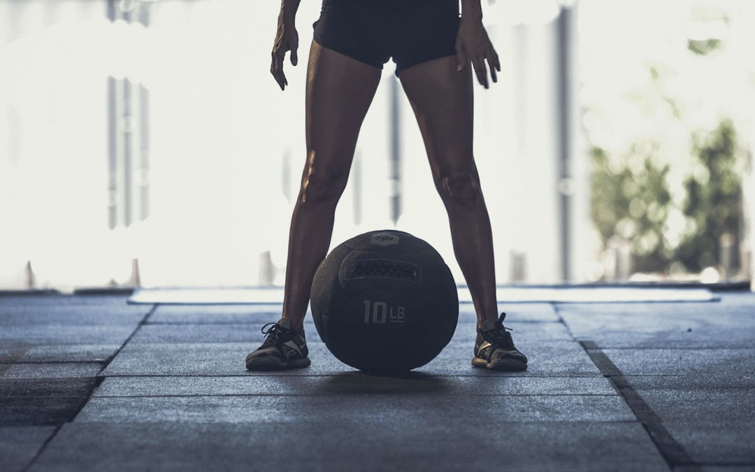 The Medicine Ball – An Ultimate Guide To The Oldest Training Tool ... The Medicine Ball – An Ultimate Guide To The Oldest Training Tool ...